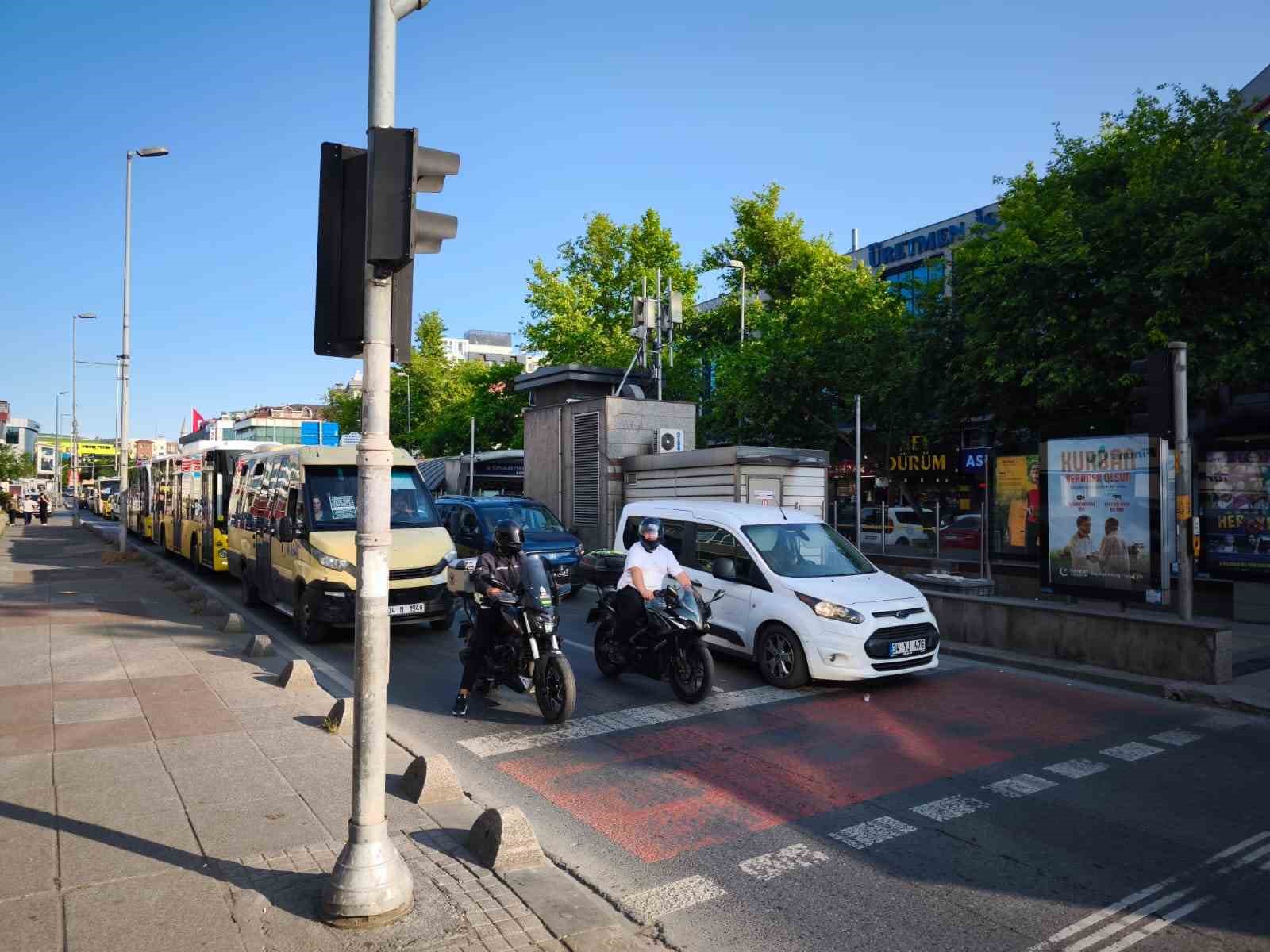 Eyüpsultan’da yakıt tankerinin çarptığı yaya hayatını kaybetti