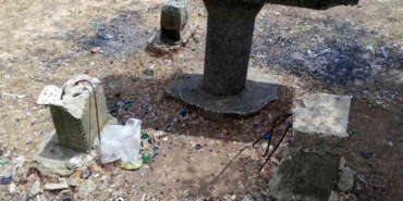 Mesire alanındaki oturma alanlarına zarar verdiler