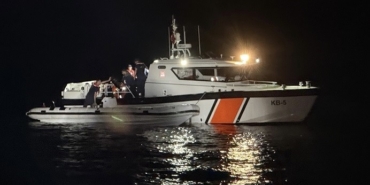 Çanakkale’de 18 kaçak göçmen ile 1 insan kaçakçısı yakalandı