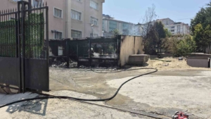 Esenyurt’ta öğrenci yurdunda korkutan yangın