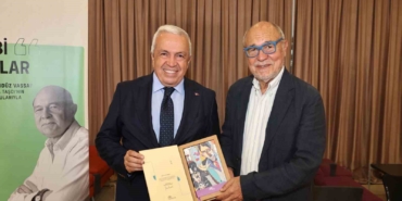 Usta yazar Gündüz Vassaf okurlarıyla buluştu