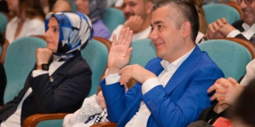 Başkan Vekili Aksoy kreşli miniklerin mezuniyet heyecanına ortak oldu