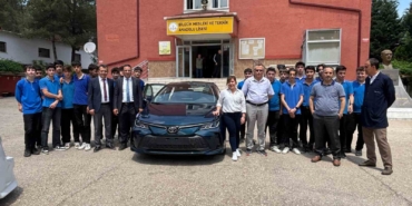 Bilecik Meslek Lisesi’ne eğitim desteği, sıfır kilometre araç hibe edildi