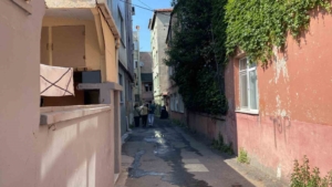 Eyüpsultan’da 2 katlı binada korkutan yangın