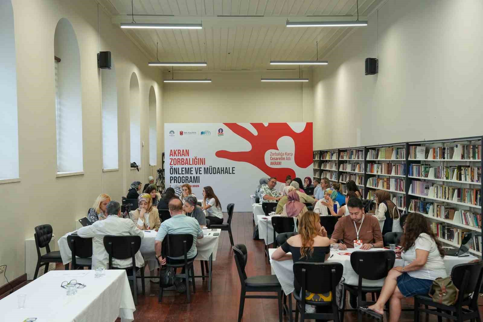 TÜRGEV’den siber zorbalığa karşı akran nezaketi hamlesi