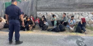Ayvacık’ta 30 kaçak göçmen yakalandı