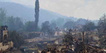 Bilecik’te 3 gündür devam eden yangın yağmurun etkisiyle kısmen kontrol altına alındı