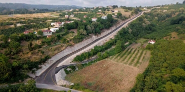 Büyükşehir Karasu’da iki mahalle arası ulaşımın mesafesini ve süresini kısalttı