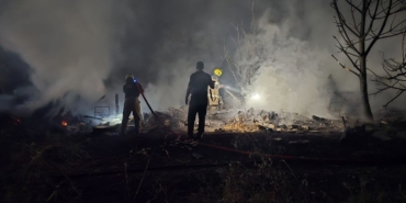 Mudanya’da bağ evi alevlere teslim oldu