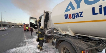 Gaz yüklü tankerin motorunda çıkan yangın korkuya neden oldu