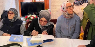 Gönüllülüğe adanmış bir ömür kitap oldu: Dr. Gülsen Ataseven’in hikayesi okuyucuyla buluştu