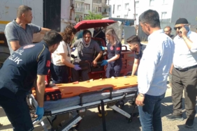 Elektrikli motosiklet tır dorsesine çarptı: 1 yaralı