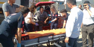 Elektrikli motosiklet tır dorsesine çarptı: 1 yaralı