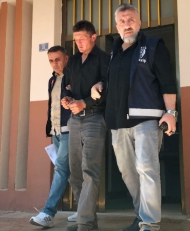 Halasının kocasını bıçaklayarak öldüren şahıs tutuklandı