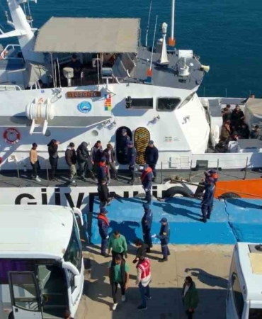 Çanakkale’de göçmen kaçakçılığı operasyonuna 23 tutuklama