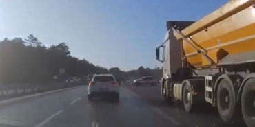 Arnavutköy - Sultangazi yolunda kontrolden çıkan araç kaza yaptı