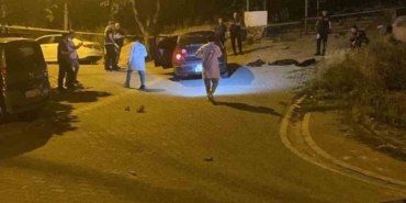 Esenyurt’ta hareketli dakikalar... Uzun namlulu silahla tekel bayisi kurşunlayıp polisten kaçtılar