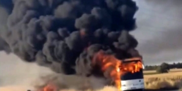 Silivri’de işçi servisi alev alev yandı