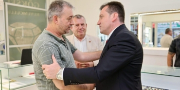 Silivri Belediye Başkanı Bora Balcıoğlu vatandaşlarla bayramlaştı