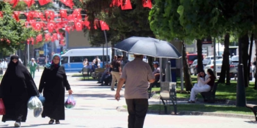 Sakarya’da sıcak hava bunalttı: Gölgelere kaçış başladı