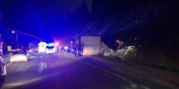 Bozüyük’te çekici devrildi: 1 ölü, 1 yaralı