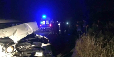 Traktör ile hafif ticari araç çarpıştı: 4 yaralı
