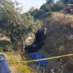 Kızının kullandığı traktörde can verdi