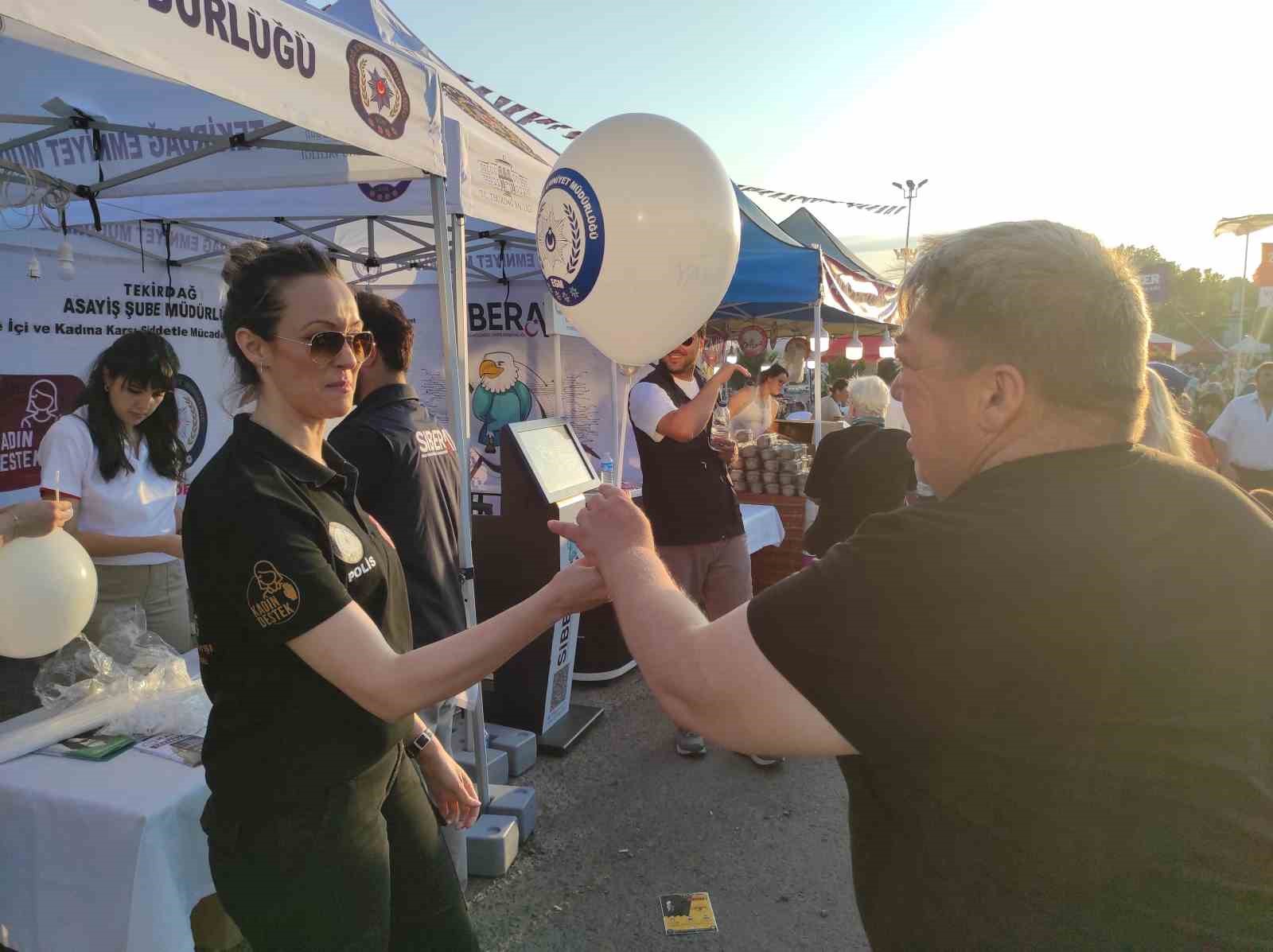 Tekirdağ Emniyeti şenlik alanında KADES, NARVAS ve UYUMA projelerini tanıttı