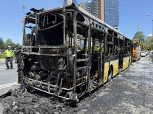 Sarıyer’de İETT otobüsü alevlere teslim oldu
