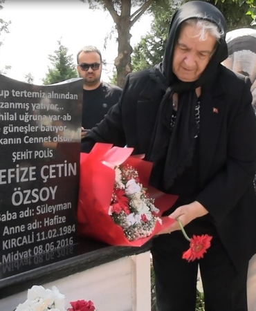 Şehit Polis Memuru Nefize Çetin Özsoy kabri başında dualarla anıldı