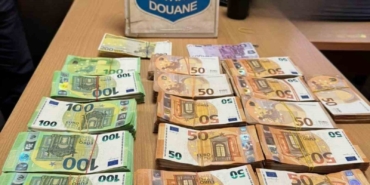 Tırlara gizlenen beyan edilmemiş 200 bin euro sınırda yakalandı