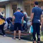 İnşaat işçisi 3. kattan demirlerin üzerine düştü
