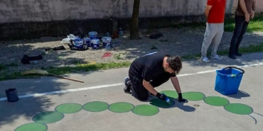 Miniklerin hayalindeki oyun alanlarını oluşturdular