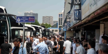 İstanbul Otogarı’nda bayram hareketliliği havadan görüntülendi