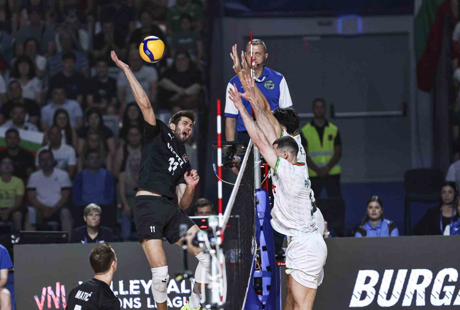 A Milli Erkek Voleybol Takımı, Bulgaristan’ı 3-0 mağlup etti