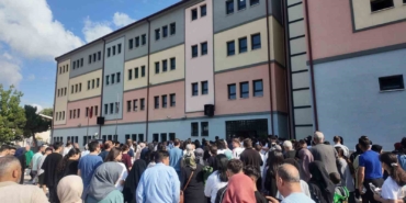 Sınav heyecanı velileri de sardı