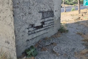 Avcılar’da beton parçaları dökülen köprü vatandaşı tedirgin ediyor