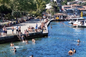 Sıcak havadan bunalan İstanbullular Boğaz’da serinledi