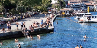 Sıcak havadan bunalan İstanbullular Boğaz’da serinledi