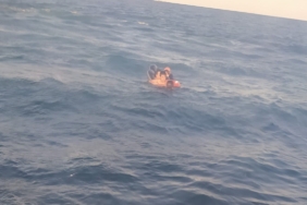 Şişme simit ile denizde sürüklenen baba ve 3 çocuğu kurtarıldı