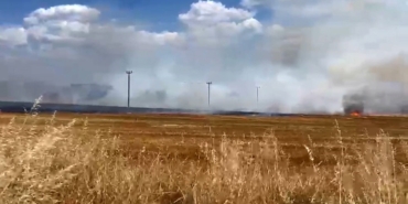 Tekirdağ’da anız yangını mahalleyi tehdit etti