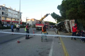 Freni patlayan kamyon ortalığı savaş alanına çevirdi: 4 yaralı