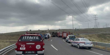 Karpuz yüklü tır devrildi: 1 ölü, 3 yaralı
