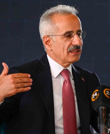Bakan Uraloğlu: "Ulaştırma ve haberleşme altyapısına 293,5 milyar dolarlık yatırım yapıldı"