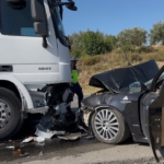 Bursa’da otomobil ile tır çarpıştı: 1 ölü, 2 ağır yaralı