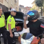 Polisten 10 kez kask cezası yedi