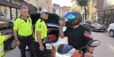 Polisten 10 kez kask cezası yedi