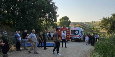 Römorkun altında kalan çocuk yaralandı