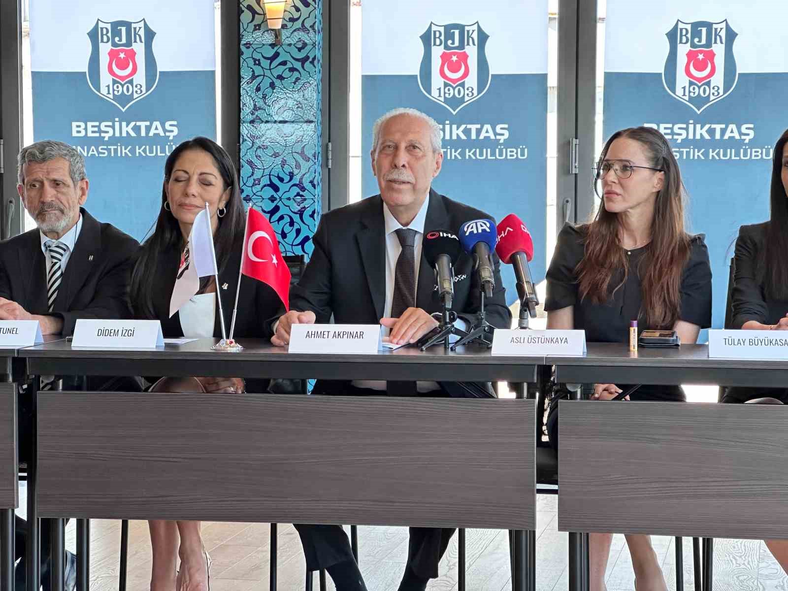 Beşiktaş Divan Kurulu Başkan Adayı Akpınar, basın mensuplarıyla buluştu