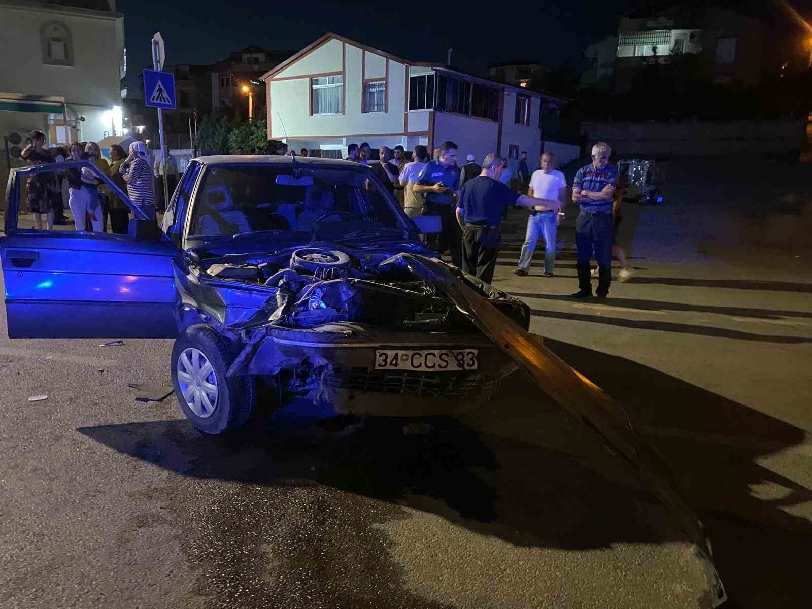 Kocaeli’de 2 otomobil çarpıştı: 2 yaralı